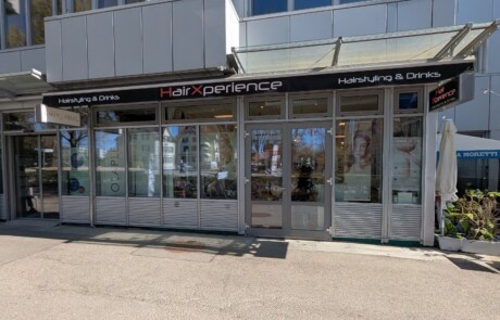 Aussenbereich von vorne Coiffeursalon HairXperience in Wetzikon