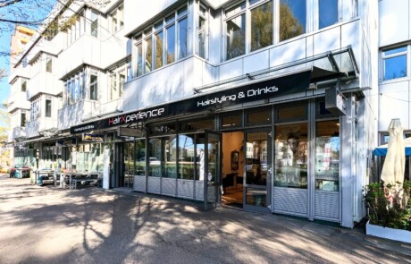 Aussenbereich des Coiffeursalons HairXperience in Wetzikon