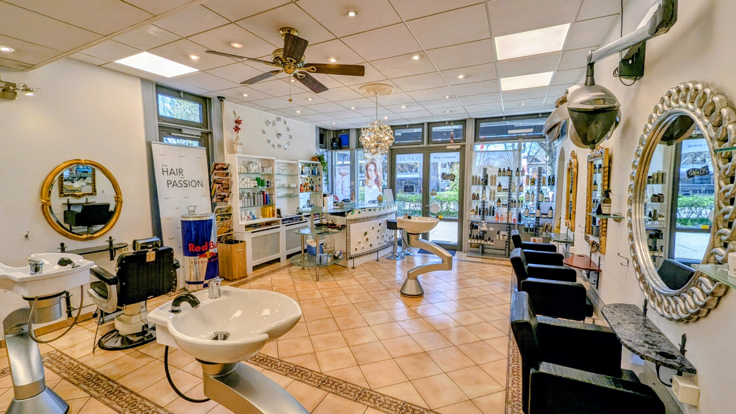 Innenbereich vorne im Coiffeursalon HairXperience in Wetzikon